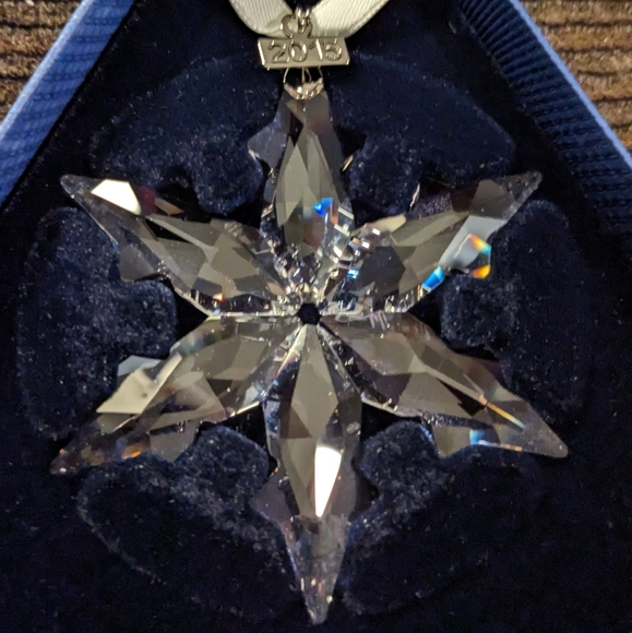 NIB Swarovski Annual Edition 2015 Snowflake Crystal Ornament Large